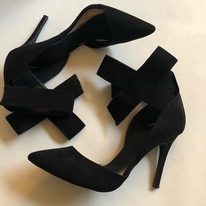Bow Heels!